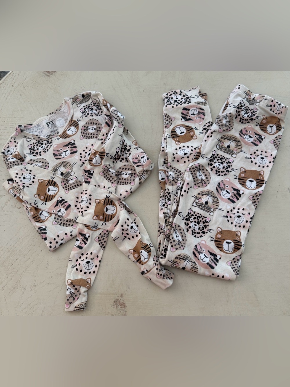 PJ Place cute cat face snug long sleeve and pants pajamas set sz 10